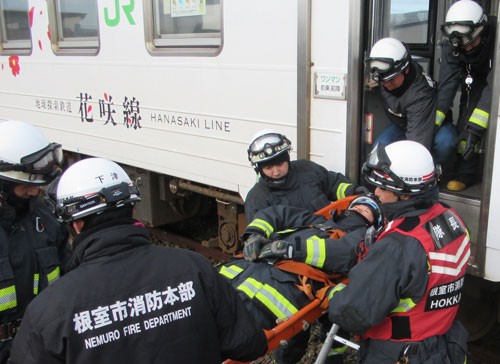 列車事故想定し対応訓練(2019-11-21)