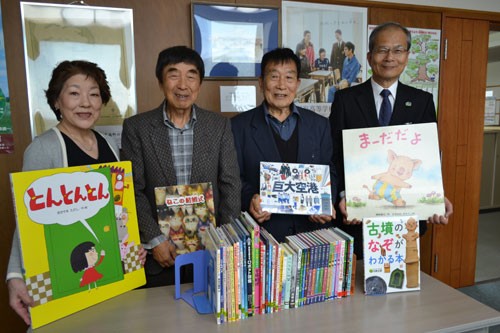 町に寄贈 読書サークル東雲(しののめ)(2019-11-14)