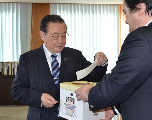 厚岸、オオハクチョウクイズ抽選会(2019-11-19)