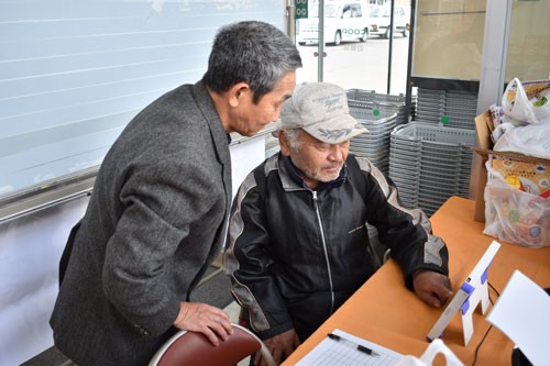 ボランティア団体が物忘れ検診(2019-10-24)