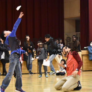 折り紙ヒコーキ滞空時間を競う　釧路で予選会(2019-09-27)