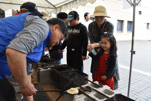せんべい焼き体験など 博物館まつり(2019-09-30)