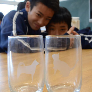 上西春別中生が　ガラス加工体験　釧路高専出前授業(2019-10-22)