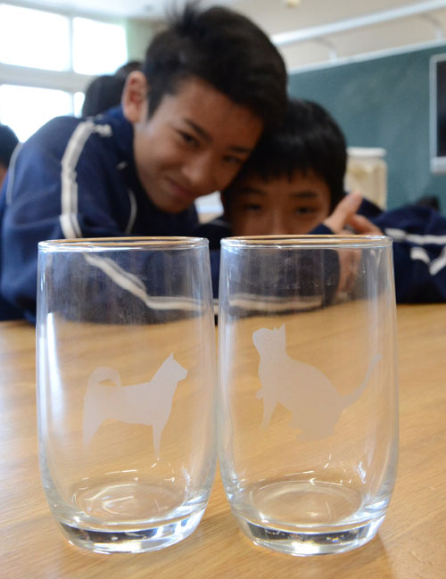 上西春別中生が ガラス加工体験 釧路高専出前授業(2019-10-22)