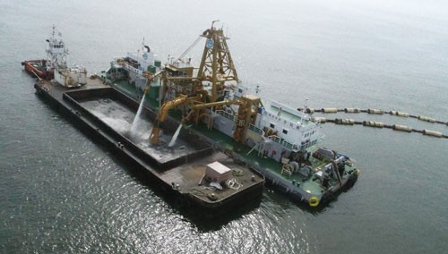 利便性向上へ工事着々 釧路港(2019-09-30)