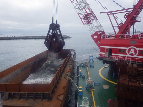 利便性向上へ工事着々 釧路港(2019-09-30)