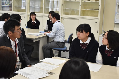 ビジネスプラン 助言で練り直し 釧商業高で出張授業(2019-08-31)