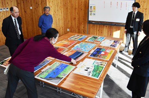 釧路市民憲章ポスター 二瓶さん(鳥取西中1年)会長賞(2020-01-12)