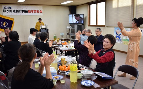 全員演歌など熱唱 桜ケ岡陸橋町内会(2020-01-08)