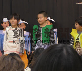 精一杯の演技に拍手　さかえ保育園(2019-12-17)