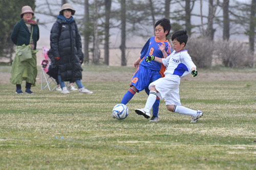 愛国ビクトリー 4連勝で首位 サッカーU12(2019-05-12)
