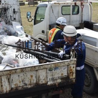 道路舗装の東工業　岩保木水門周辺清掃(2019-05-11)