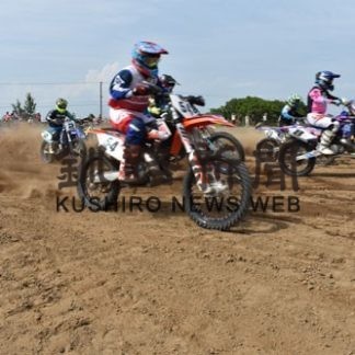 モトクロスバイク　土ぼこり上げ疾駆　釧路で全道大会(2019-07-29)