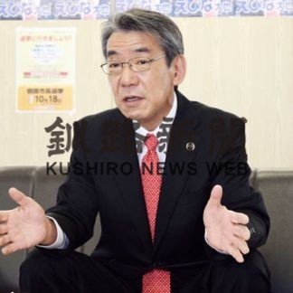 釧路市長選一夜明け蝦名氏、４期目へ決意(2020-10-20)