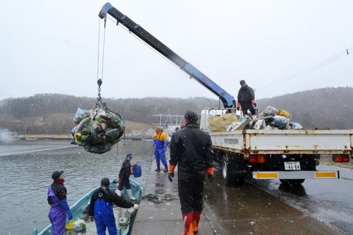 散布漁協青年部が沿岸の清掃活動(2021-04-30)