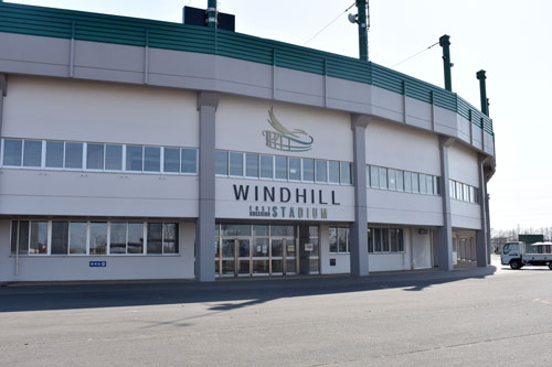 釧路市民球場名称変更、ウインドヒル看板設置(2021-04-24)