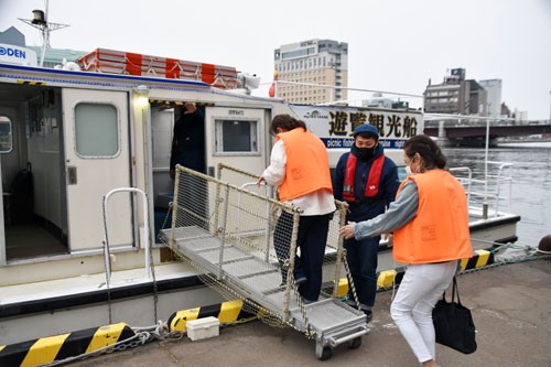 観光クルーズ船で釧路の夕日堪能 今季営業開始(2021-04-30)