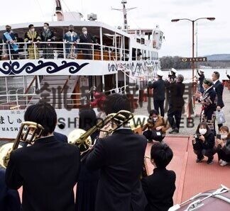 阿寒湖で湖水開き、観光振興願う(2021-04-30)