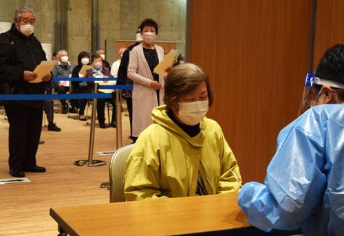 ワクチン問い合わせ相次ぐ 感染拡大で不安の声(2021-05-27)