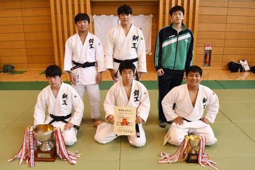 高体連柔道 釧工、男子団体制す(2021-05-24)