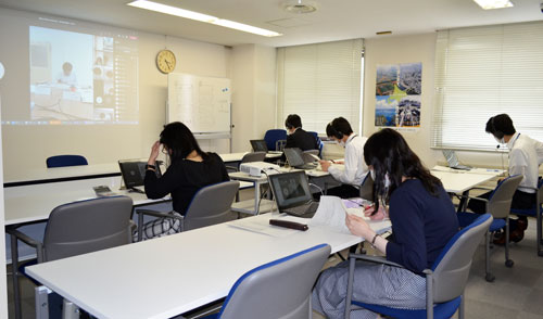 金融業職員らが経営課題の傾聴力学ぶ(2021-06-25)