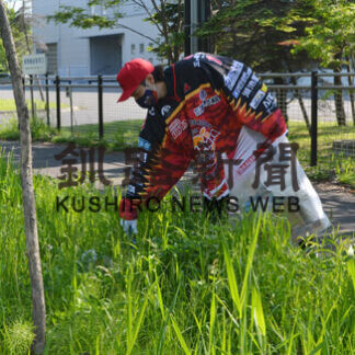 クレインズ選手ら清掃活動(2021-06-11)