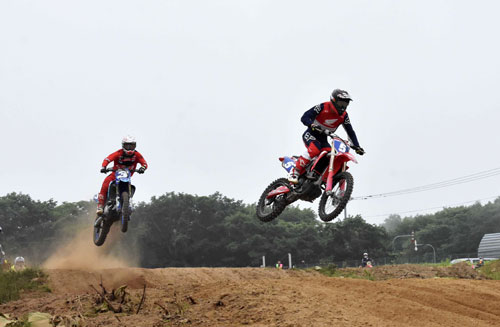 モトクロスの華麗な技披露、全道選手権釧路大会で熱戦(2021-07-27)