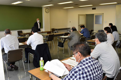 根室市議選少数激戦の様相 立候補予定者説明会に16陣営(2021-07-21)