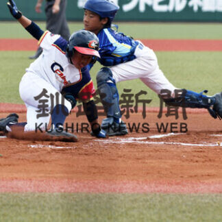 阿寒接戦制し初Ｖ、石崎ランニング先制弾　釧新旗少年野球_3(2021-07-25)