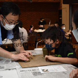 オリジナル土器作りに挑戦　市立博物館で教室(2021-07-25)