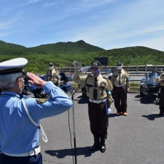 観光客の無事故を祈願　ハーレー警ら隊ら啓発(2021-07-16)