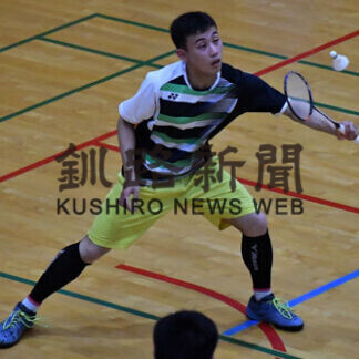 男子・瀧ケ平、女子・田嶋Ｖ　バドミントン全道選手権地区予選(2021-07-20)