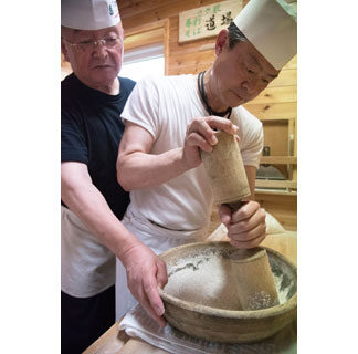 平松さん胴搗製粉のそば打ち挑戦(2021-07-14)