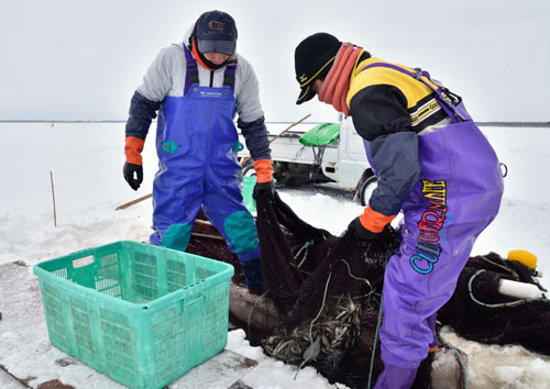 風蓮湖の氷下待ち網漁 町の歴史文化遺産に追加(2021-07-31)