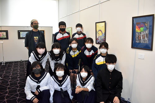パステル画など力作25点 幣舞中美術部が作品展(2021-08-01)
