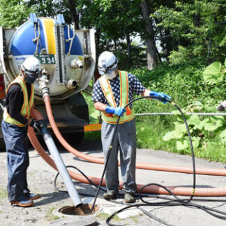 動物園の排水管　共立が清掃活動(2021-07-27)