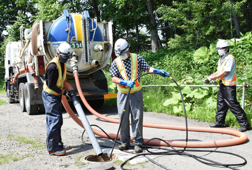 動物園の排水管 共立が清掃活動(2021-07-27)