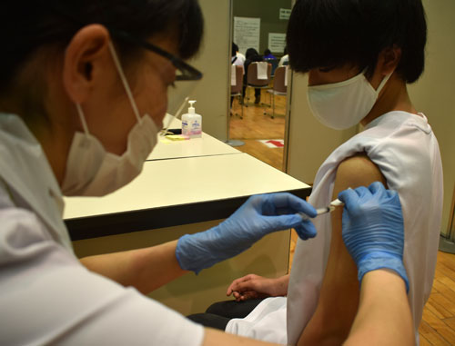 中標津町、中高生への接種開始 対象899人、2学期支障なく(2021-07-23)