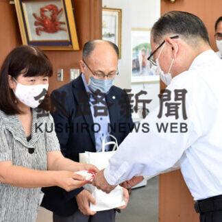 こども食堂活用して　実行委が市にクーポン券寄贈(2021-08-13)