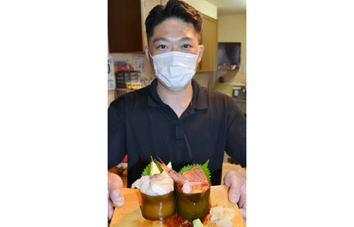 地元海の幸まるごと食す 寿司ひらの、コンブの器の海鮮丼好評(2021-08-29)