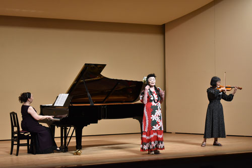 ピアノ演奏に合わせソプラノの歌声響く ONKYOコンサート(2021-08-06)