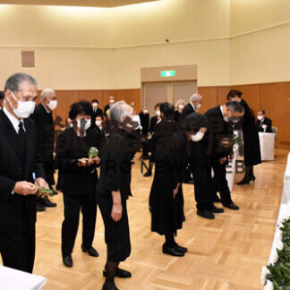 根室で戦没者追悼式 「不戦の誓い」決意新た(2021-08-18)