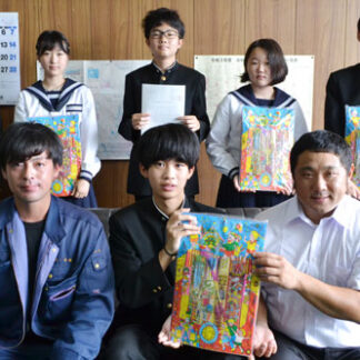 夏まつり実行委、町内の子供らに花火６００袋寄贈(2021-08-21)