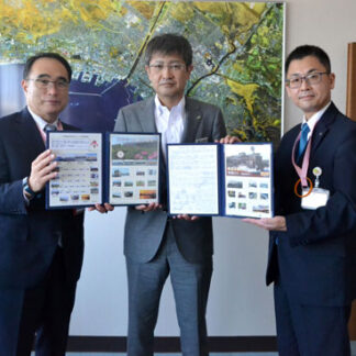 日本郵便北海道支社がＪＲ北海道釧路支社へフレーム切手２種寄贈(2021-08-08)