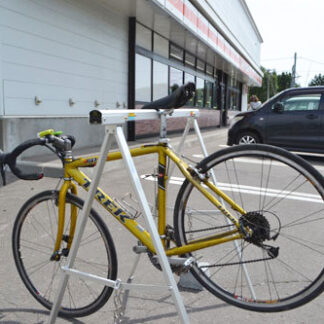 セコマ遠矢・標茶店 サイクルラック設置(2021-08-10)