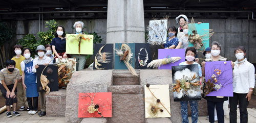 レリーフ的な表現挑戦 草月流、野外で研究会(2021-08-11)