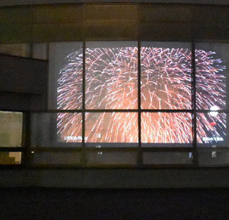 バーチャル花火楽しんで　１１日から総合文化会館窓に投影(2021-08-08)