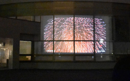 バーチャル花火楽しんで 11日から総合文化会館窓に投影(2021-08-08)