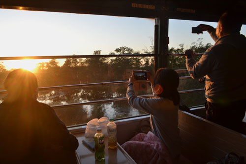 車窓から夕景堪能 釧路─塘路「夕陽ノロッコ号」(2021-09-28)