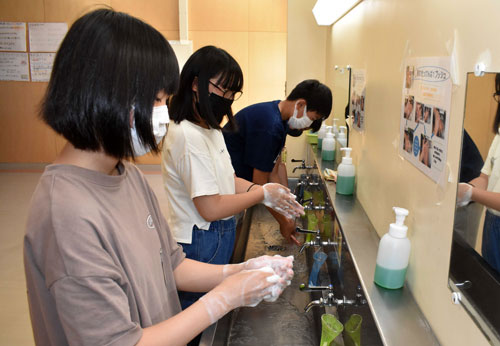 コロナ感染対策徹底 釧路の小中学校、家庭で健康観察求める(2021-09-03)